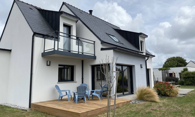 Belz House | FAMILY HOUSE CLOSE TO THE SEA