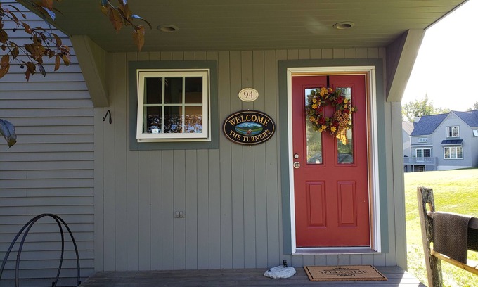 Manchester Center House | Family oriented community in country setting.10 minute walk to town center.