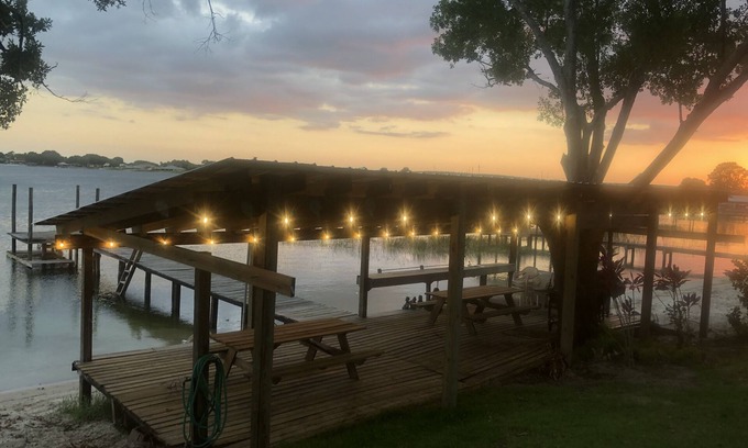 Lake Placid House | -Family Paradise-deck on crystal clear Lake Sirena-Sleeps 10