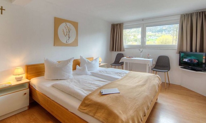 Mondsee Cottage | Family room Wildeneck - Seepension Hemetsberger