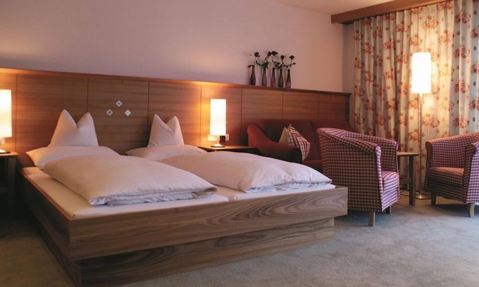 Warth House | Family suite with balcony BB MS - Hotel Walserberg