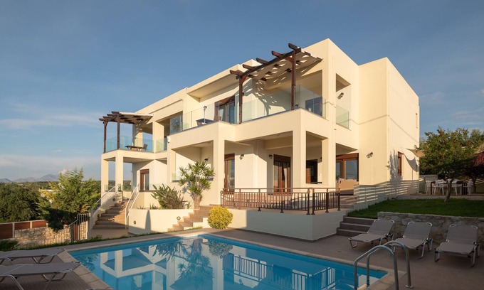 Loutra Villa | Family Villa Rousa, w/Pool, BBQ and kids playground only 6.8 km to the beach!