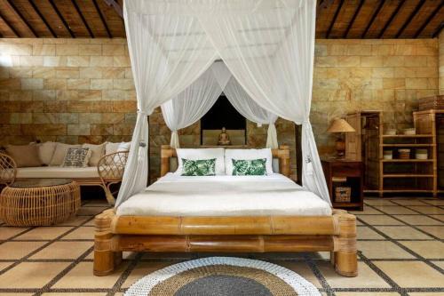 Ubud Villa | Family Villa, Shared Pool, Garden, Rice Field & Jungle Views