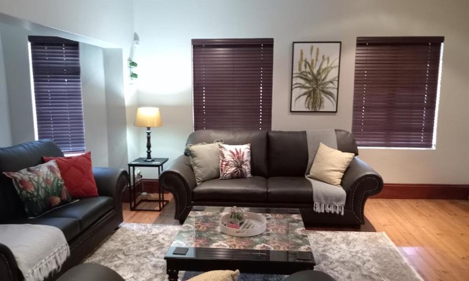 Primrose Apartment | Fancy Pansy 4: Secure Modern 2 bed family home