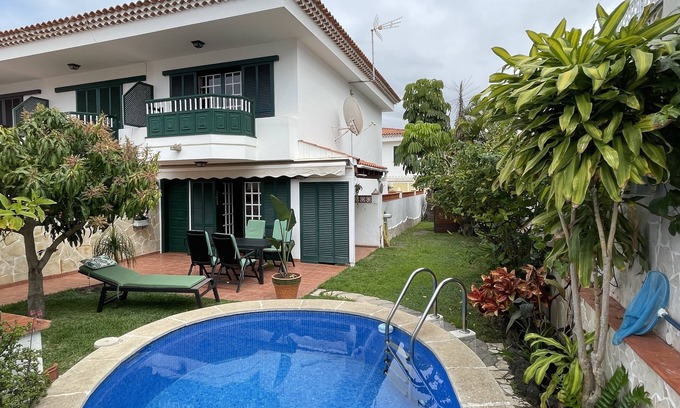Puerto de la Cruz House | Fantastic end terraced house with private pool and garden in quiet residential area