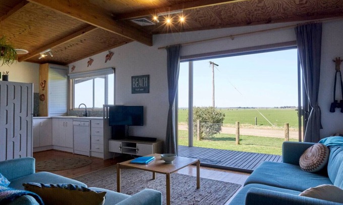 Venus Bay House | Far View - Pets, Linen, Wi-Fi, Netflix, Caravan