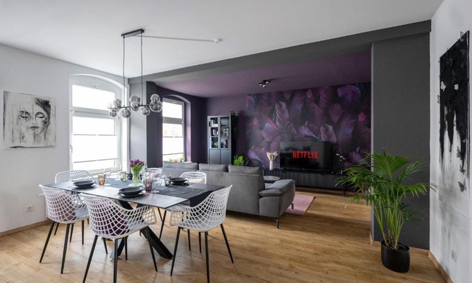 Altchemnitz Apartment | Farb-Reich - Sauna, Netflix, Nespresso, Zentral