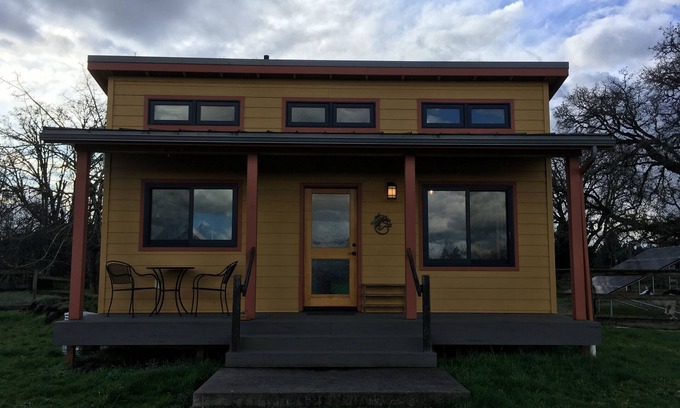 Albany House | Farm bungalow with easy access to Albany and Corvallis