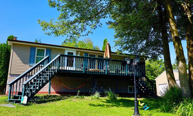Tunkhannock Township House | Farm Country House with Pool and Huge Property