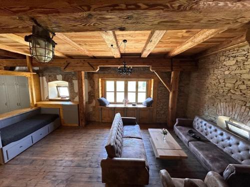 Uhlirske Janovice Apartment | Farma Bláto - Apartmány Sýpka a glamping