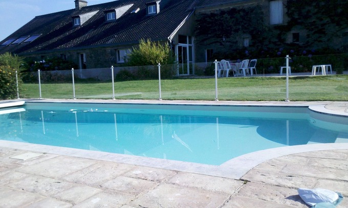 Berric House | Farmhouse heated pool sleeps 11 5 bedrooms