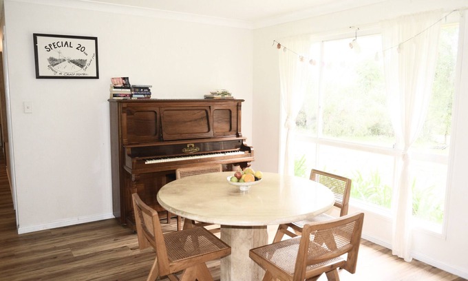 Mullumbimby House | Farmhouse in Byron Bay Hinterland. Pet friendly!