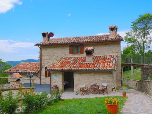 Mercatello sul Metauro House | Farmhouse in Marche with Pool and Views