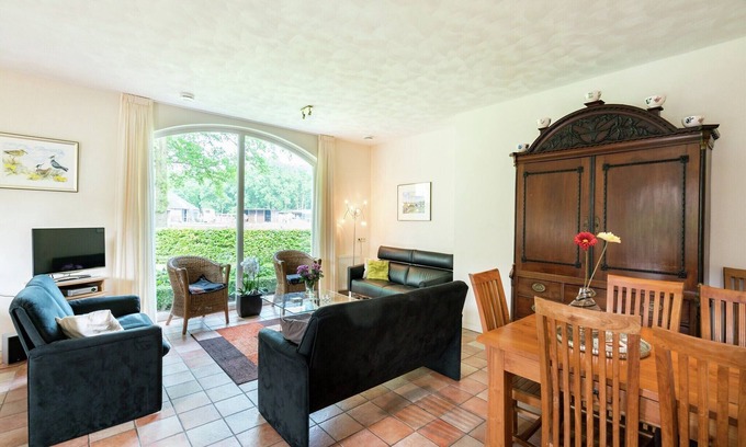 Rheeze Other | Farmhouse in Rheeze near Forest and Meadows