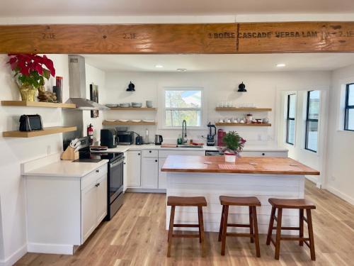 Taylor House | Farmhouse in Taylor, 4 min to Samsung campus