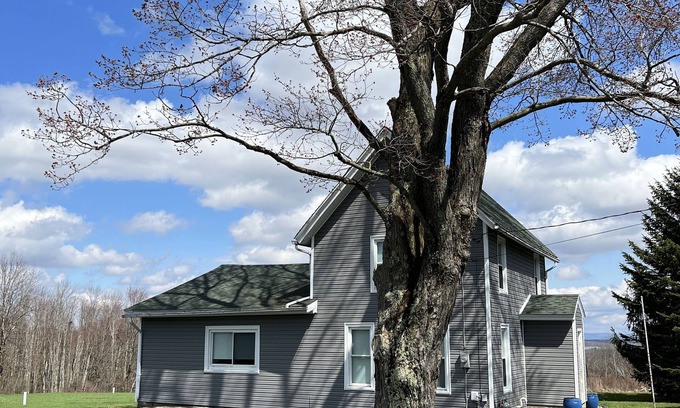Jamestown Other | Farmhouse with beautiful view of the valley. Very peaceful and quite neighborhoo