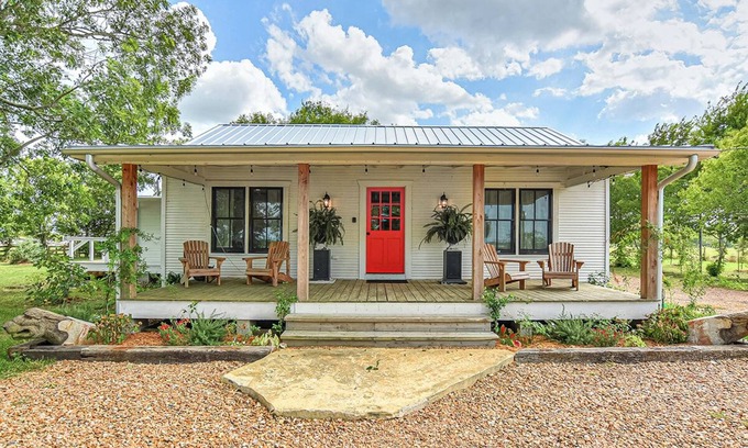 Round Top House | FarmHouze at Flophouze in Round Top
