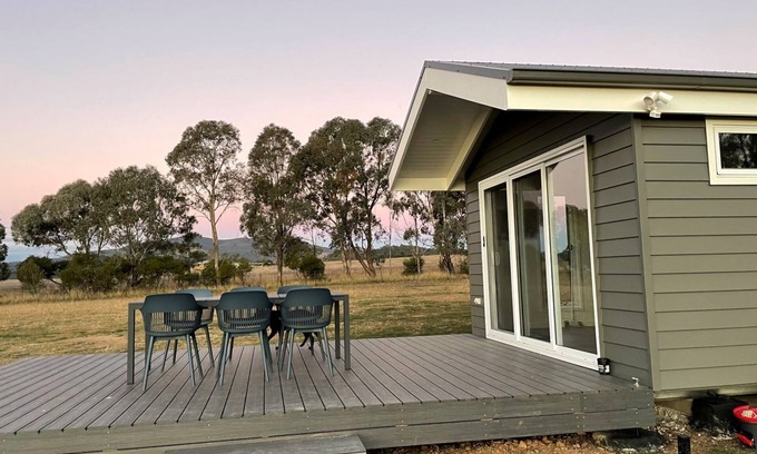 Spring Flat Cottage | Farmstay close to Mudgee perfect for families