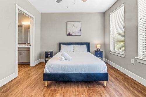 Fort Worth Apartment | Fascinating 2BD 2BA w Beautiful Pool in Fort Worth