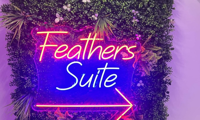 Blackpool Town Center Apartment | Feathers suite lovely newly renovated