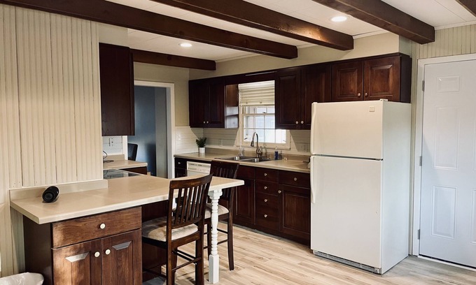 Arcadia House | Feel at home in this comfortable getaway steps away from beautiful Memorial Park