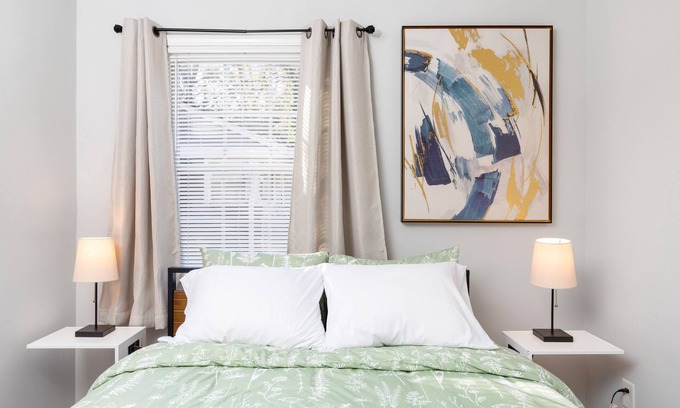 Charlotte House | Feels Like Home, 4 mins to Arts District and close to all in quiet neighborhood