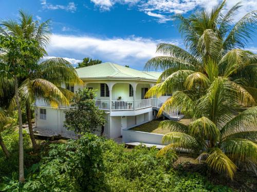 La Plaine Apartment | Ferapalms Tropical Escape with Ocean & Mountain View