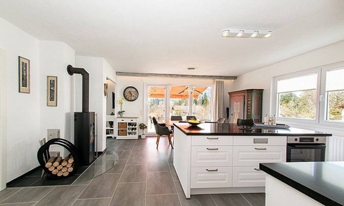 Schwarzenbach House | Ferienhaus 15-e mit Moderner Küche und Großer Terrasse - Ferienhäuser im Feriendorf Weissensee im