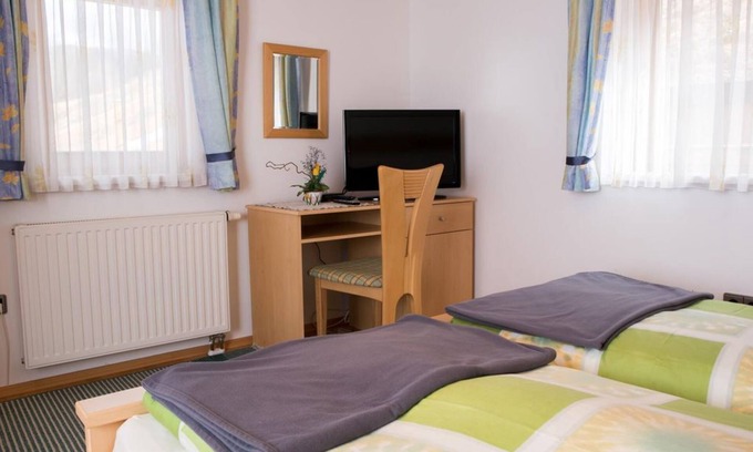 Sankt Lambrecht Bed & Breakfast | Ferienhaus/2 Schlafräume/dusche, Bad, WC - Pension Paulitsch