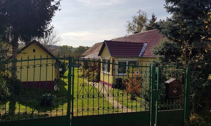 Dobrokoz House | Ferienhaus mit Swimmingpool im Eingezäuntem Gartengrundstück
