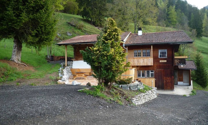 Latterbach Apartment | Ferienhaus Niesen View by Interhome