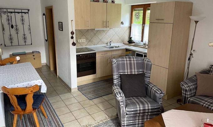 Bad Endorf Apartment | Ferienwohnung, 43 qm Erdgeschoss, 1 Separates Schlafzimmer