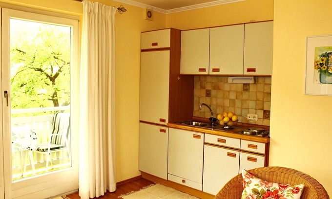 Antwort Apartment | Ferienwohnung, 48 qm Obergeschoss, 1 separates Schlafzimmer