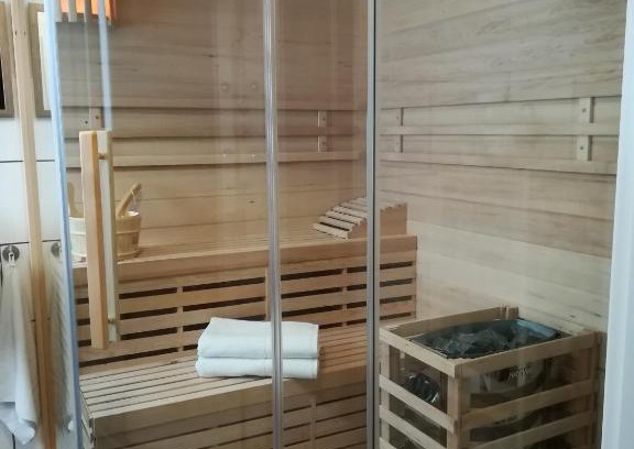 Friedrichsfeld Apartment | Ferienwohnung am Reinhardswald - Eichenlaub - mit Sauna