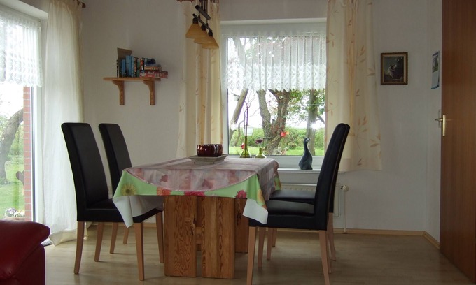 Poppenbull Apartment | Ferienwohnung auf dem Ferienhof Nickelswarft 1 in Poppenbüll für 2-4 Personen
