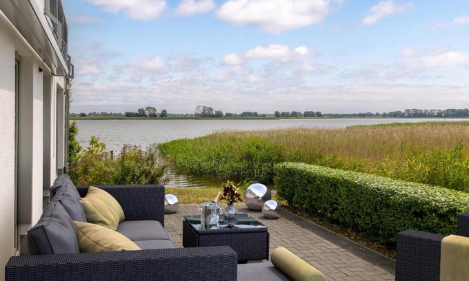 Puddemin Apartment | Ferienwohnung Boddenblick