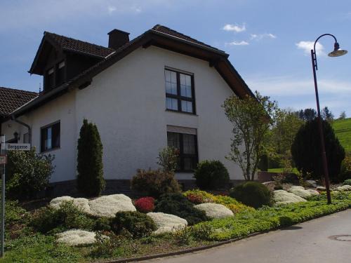 Kelberg Apartment | Ferienwohnung Meisenthal nähe Nürburgring