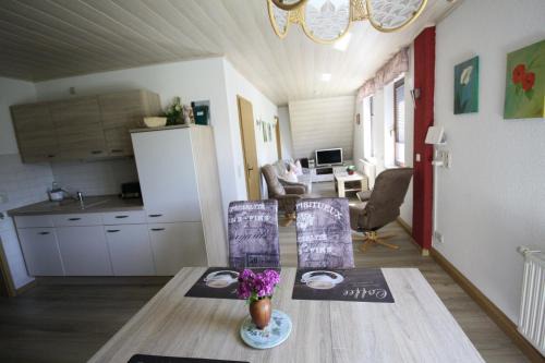 Sehmatal-Neudorf Apartment | Ferienwohnung-Panoramablick