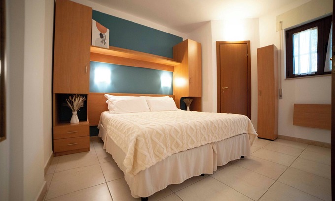 Mattinata House | Ferienwohnung "ulivo" mit Pool und Privatstrand