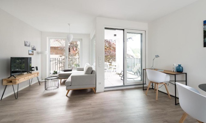 Universitat Apartment | Ferienwohnung Universität