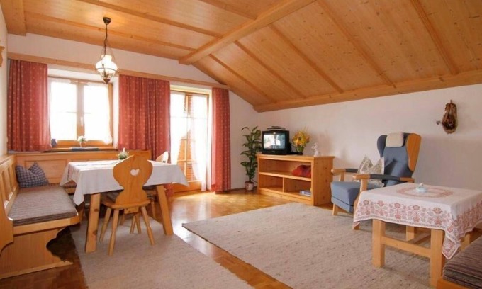 Bad Feilnbach Apartment | Ferienwohnung Wendelstein bis 4 Personen, 75 qm, 2 Sep. Schlafräume, Balkon