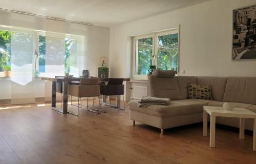 Oberelbert Apartment | Ferienwohnung Westerwaldblick großzügige Wohlfühloase mit Terrasse