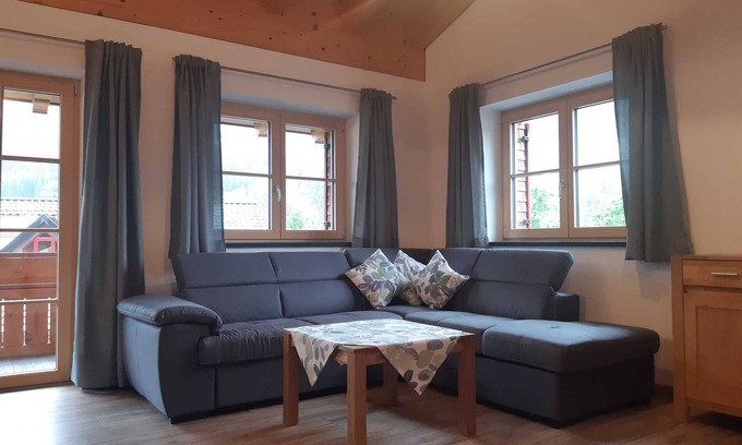 Schattwald Apartment | Ferienwohnung Zobl, Österreich