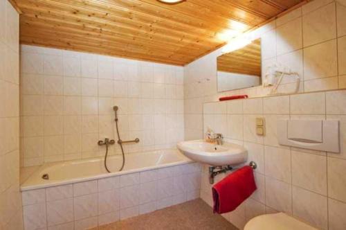 Neuwernsdorf Apartment | Ferienwohnungen in Neuwernsdorf ERZ 1080
