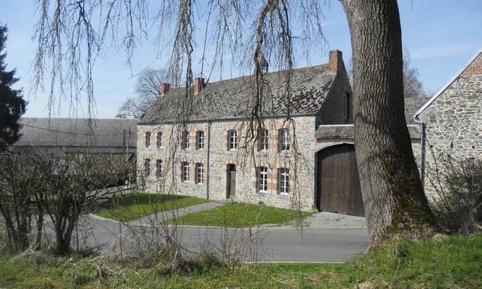 Bas-Lieu Bed & Breakfast | Ferme De Guersignies B&B