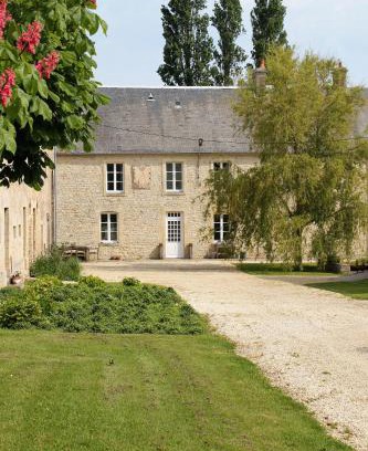 Asnieres-en-Bessin Bed & Breakfast | Ferme Hay Day