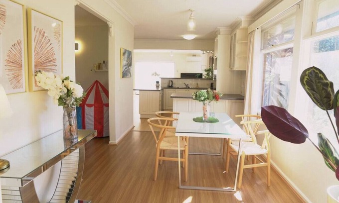 Ferntree Gully House | Ferntree Gully 5BRM Family Home Free Parking Wifi