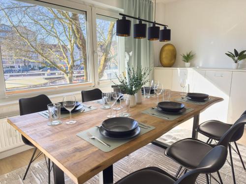 Emden Apartment | Feuerschiff-Panorama - Neue moderne Wohnung in der Innenstadt mit Blick übers Wasser