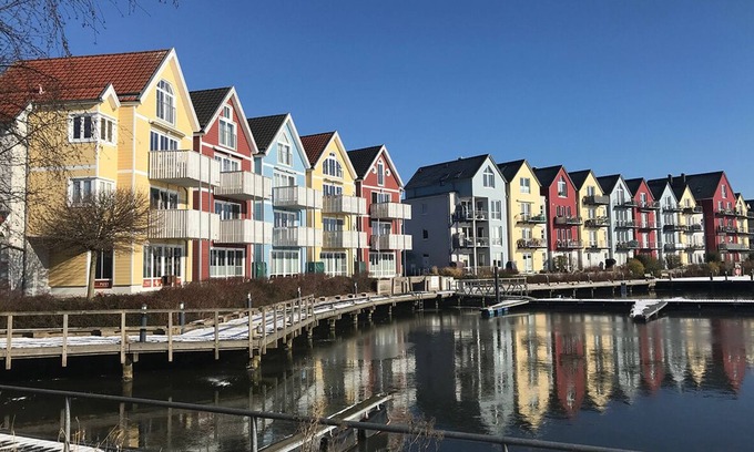 Steinbeckervorstadt Apartment | FEWO directly at the marina with view of the old town, up to 6 pers. Pets welcome