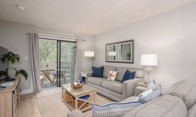 Folly Field Condo | Fiddler's Cove 20I - Coastal Top Floor Villa